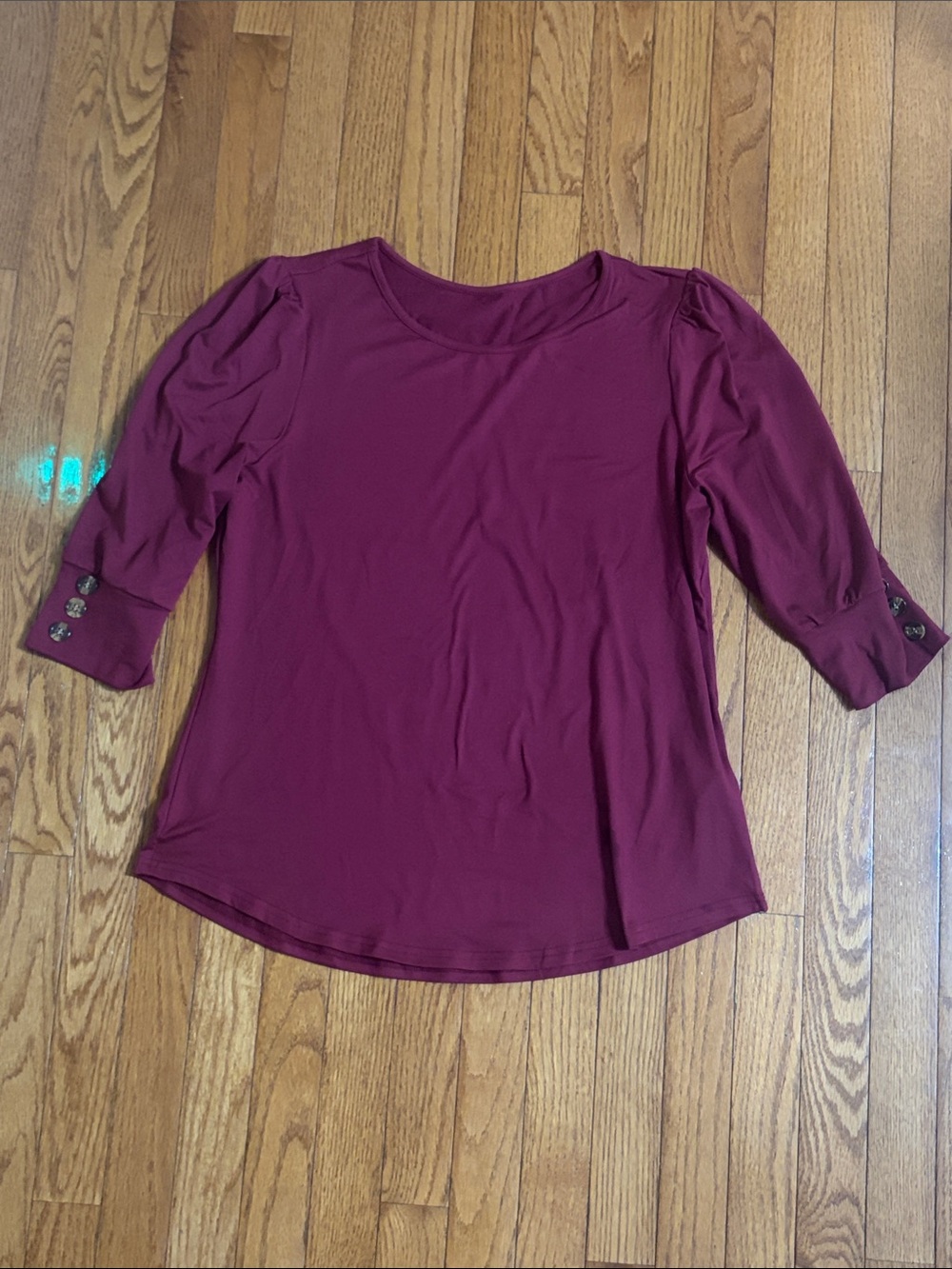 Women's Maroon 3/4 Sleeve Button-Cuff Knit Top